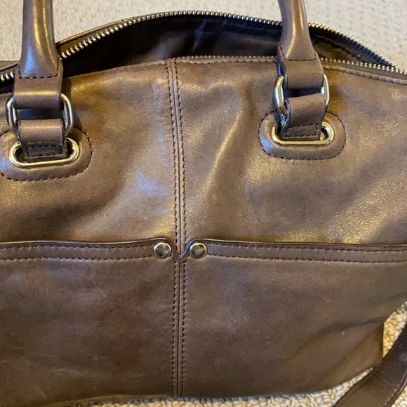 Danier leather handbag - Picture 3 of 7